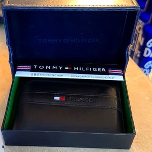 Tommy Hilfiger wallet